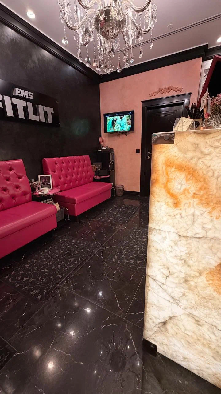 Ресепшен студии FITLIT на Войковской