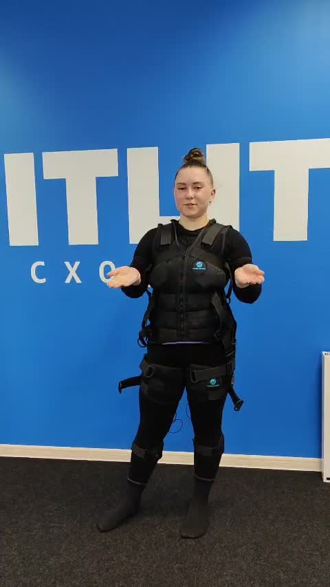 Видеоотзыв клиентки студии FITLIT